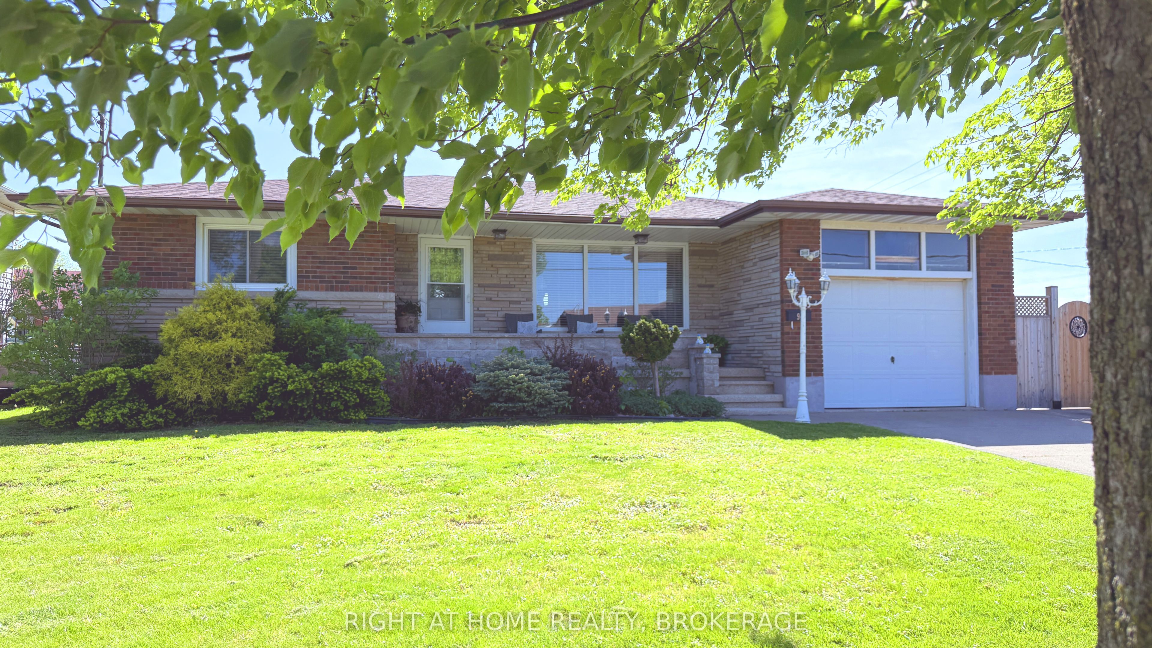 94 Wellington Street, Welland, On L3b 1b1