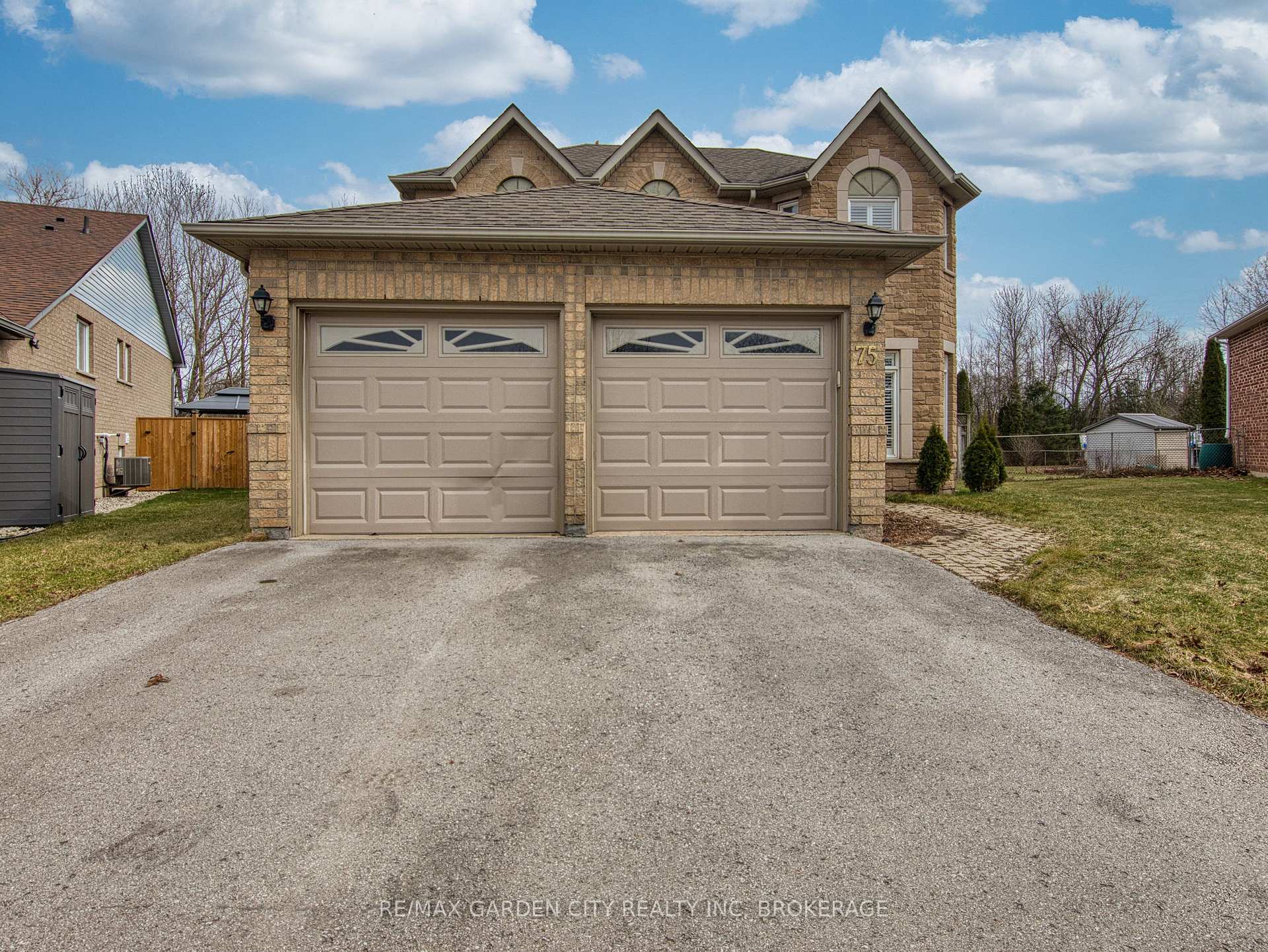 75 Jackson Court E, Welland, On L3c 7g4