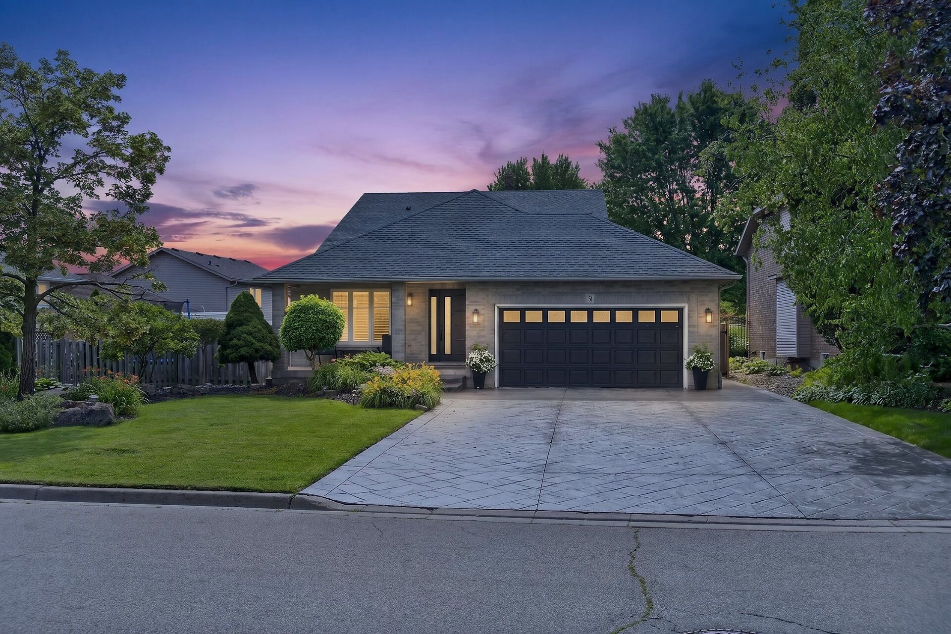 51 Cabriolet Crescent, Hamilton, On L9k 1k5