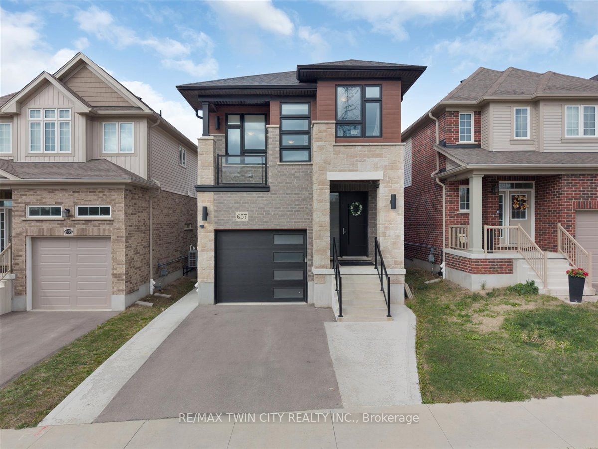 657 Benninger Drive, Kitchener, On N2e 0j2