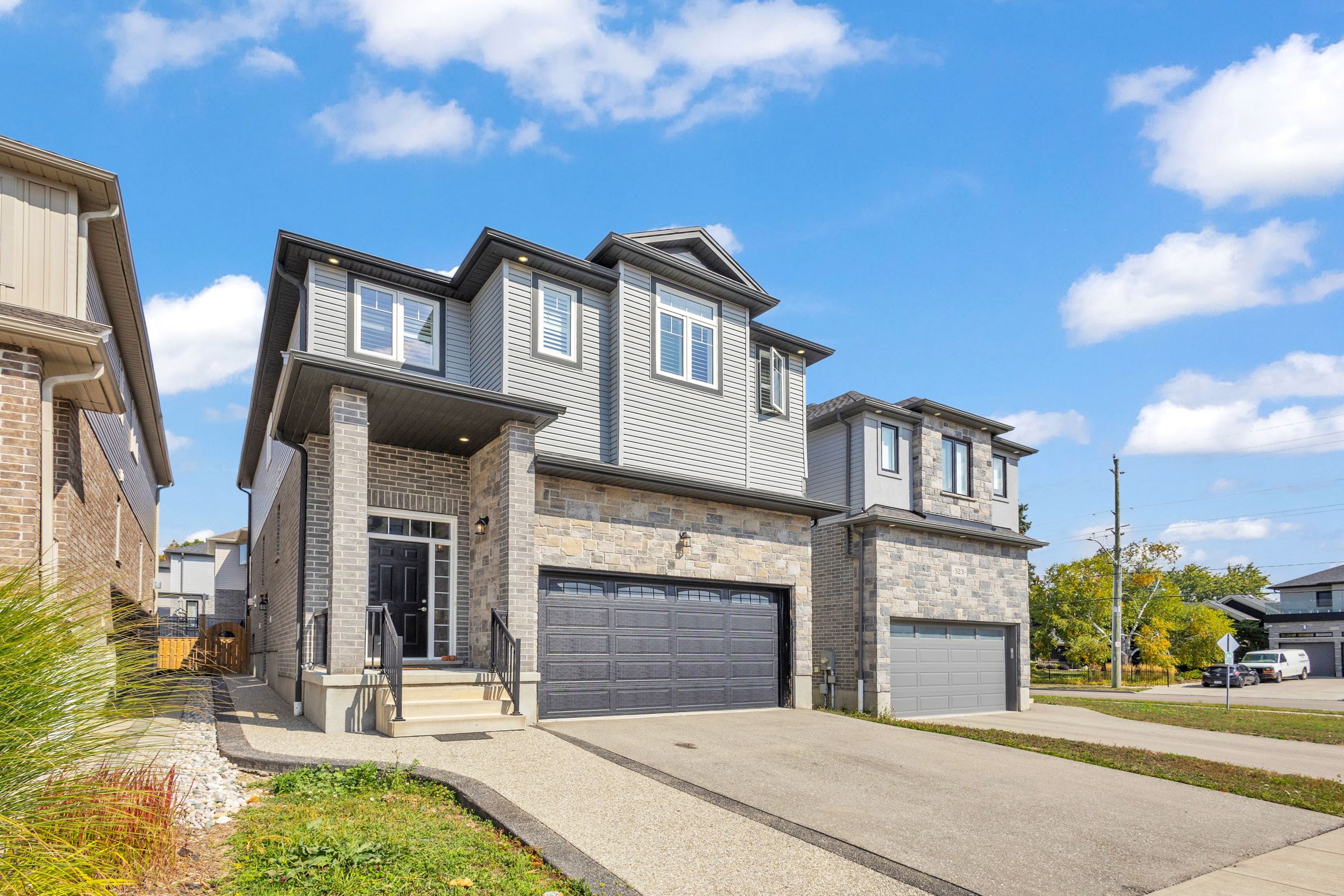 321 Carriage Way, Waterloo, On N2k 0c2