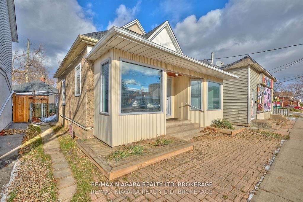 105a Welland Avenue, St. Catharines, On L2r 2h4