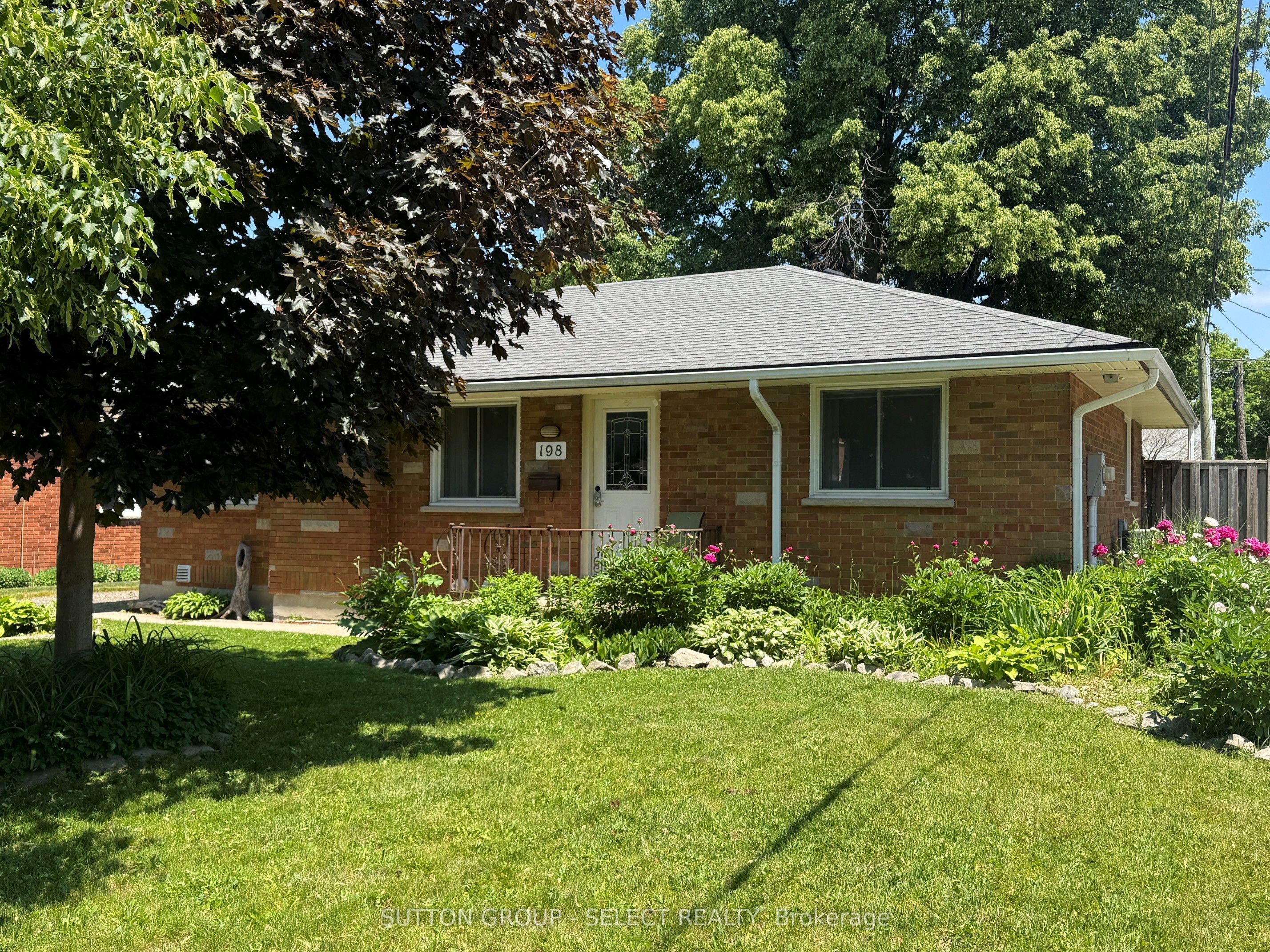 198 Arlington Crescent, London South, On N5z 3e1