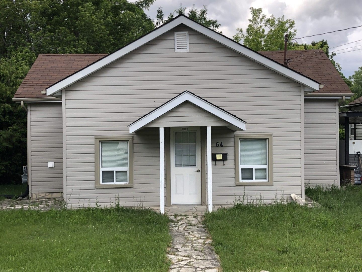 64 George Street, Quinte West, On K8v 1r6