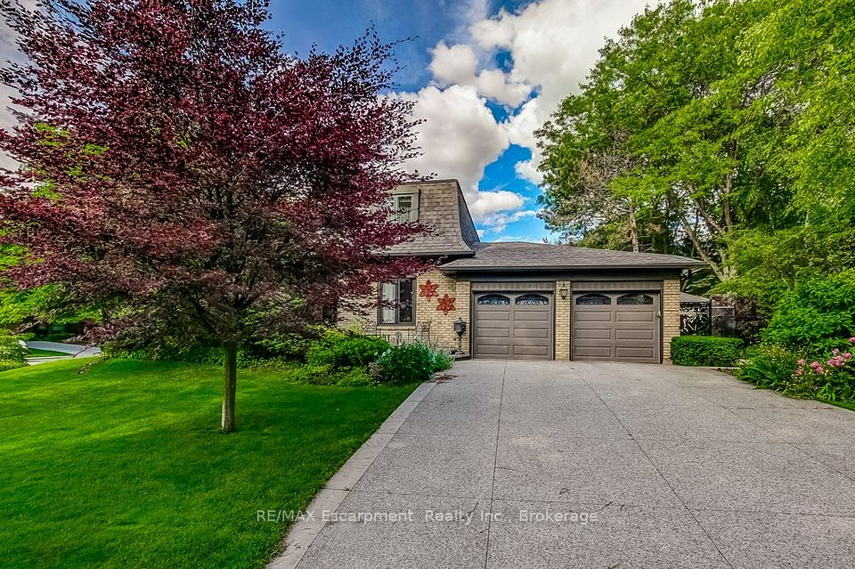 215 Briar Hill Crescent, Hamilton, On L9g 3m9