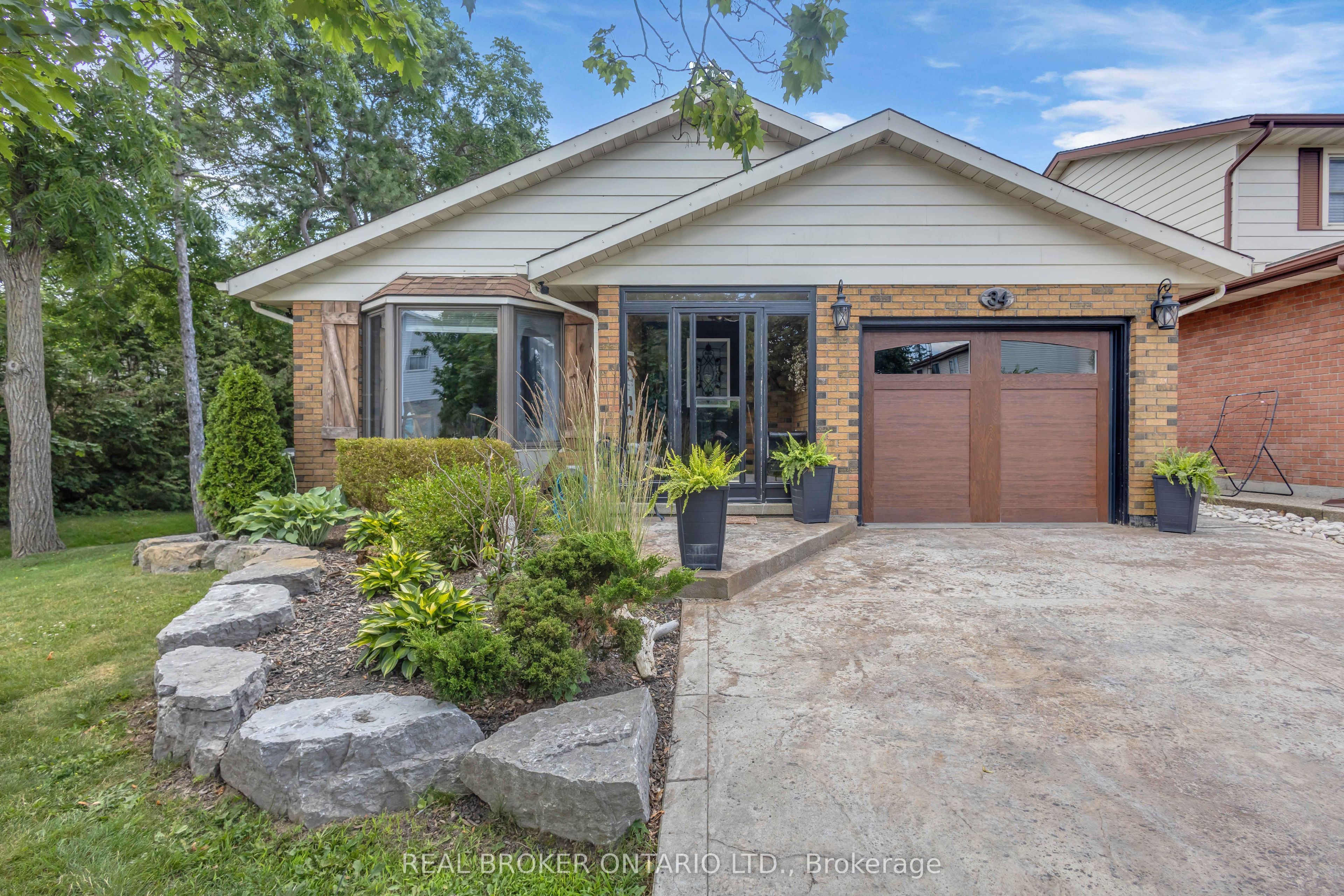 34 Elmvale Court, Haldimand, On N0a 1s0