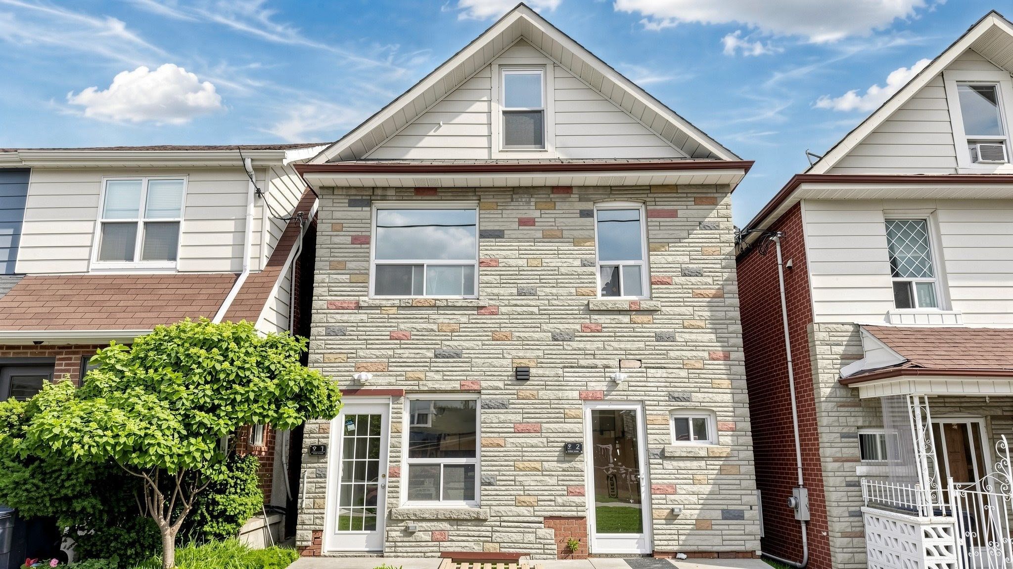 82 Ford Street 1, Toronto, On M6n 3a1