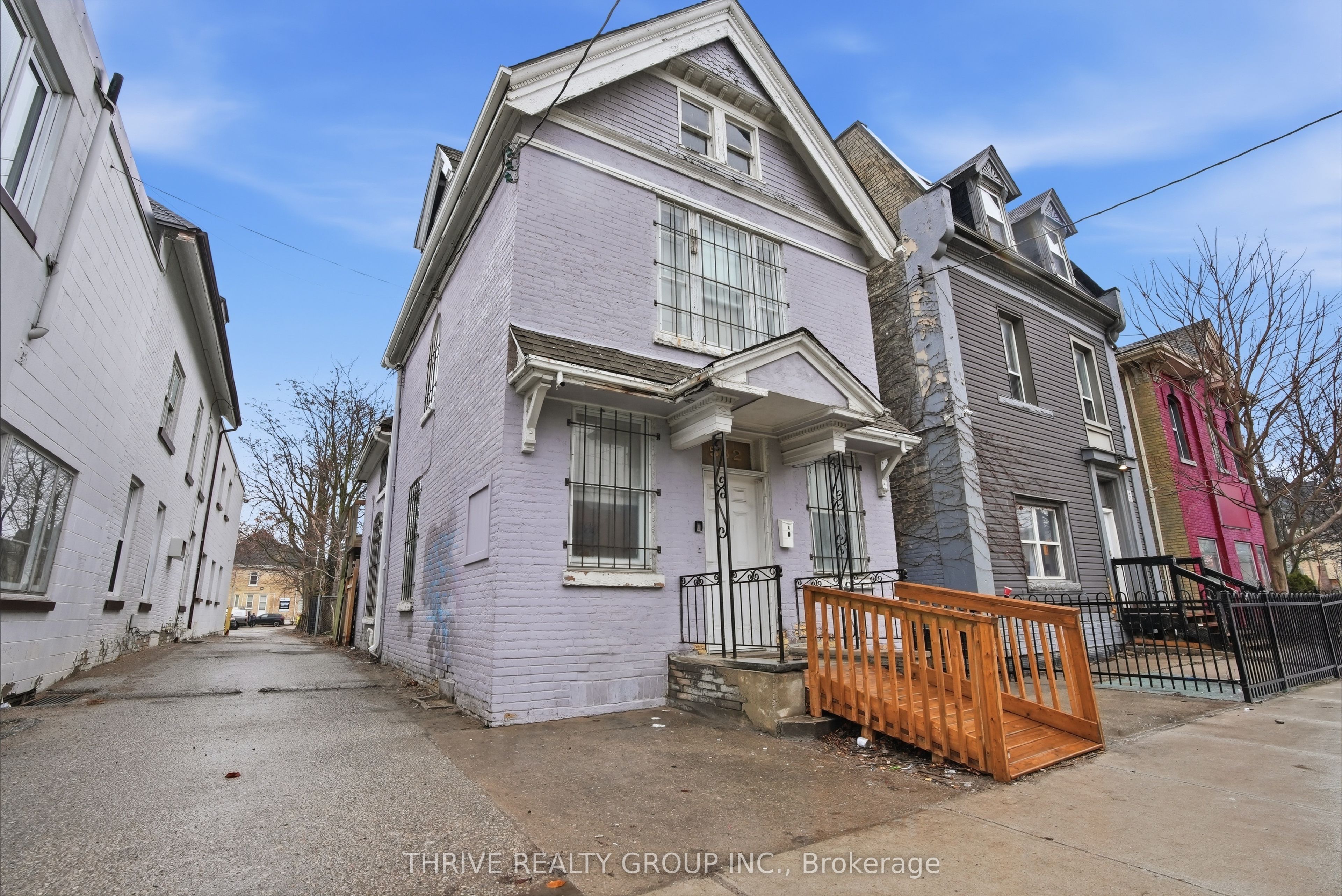 532-538 Dundas Street, London East, On N6b 1w6