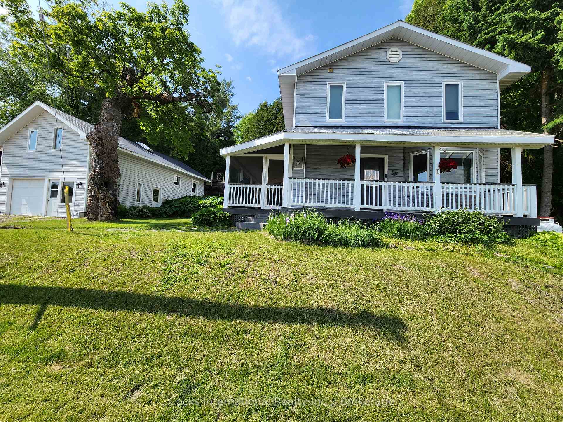 206 On-141 Highway, Huntsville, On P0b 1m0