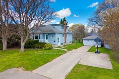 16 Hamilton Avenue, Cobourg, On K9a 1v6