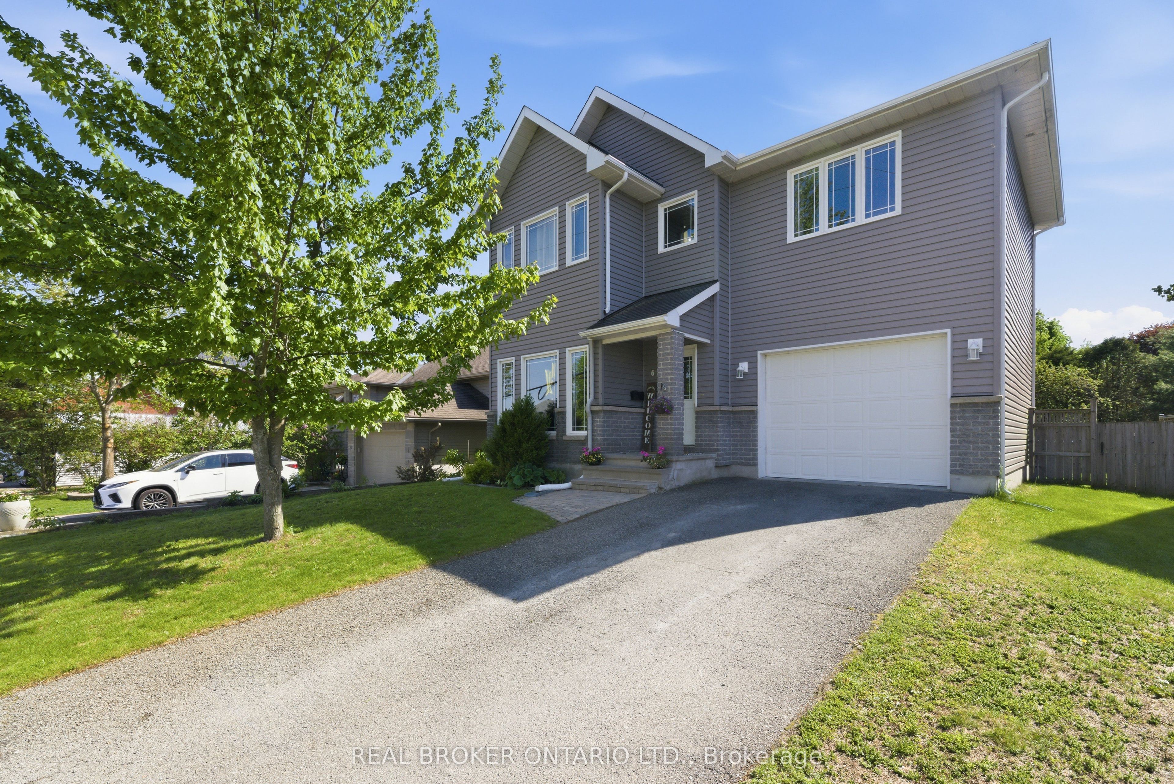 6 Francis Street, Carleton Place, On K7c 0c6