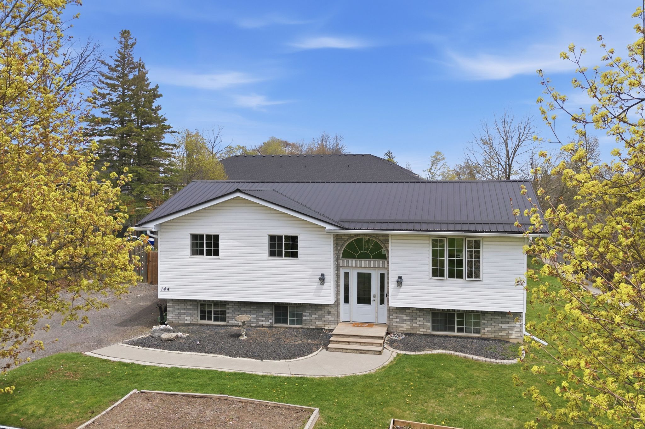 144 Centre Street, Deseronto, On K0k 1x0