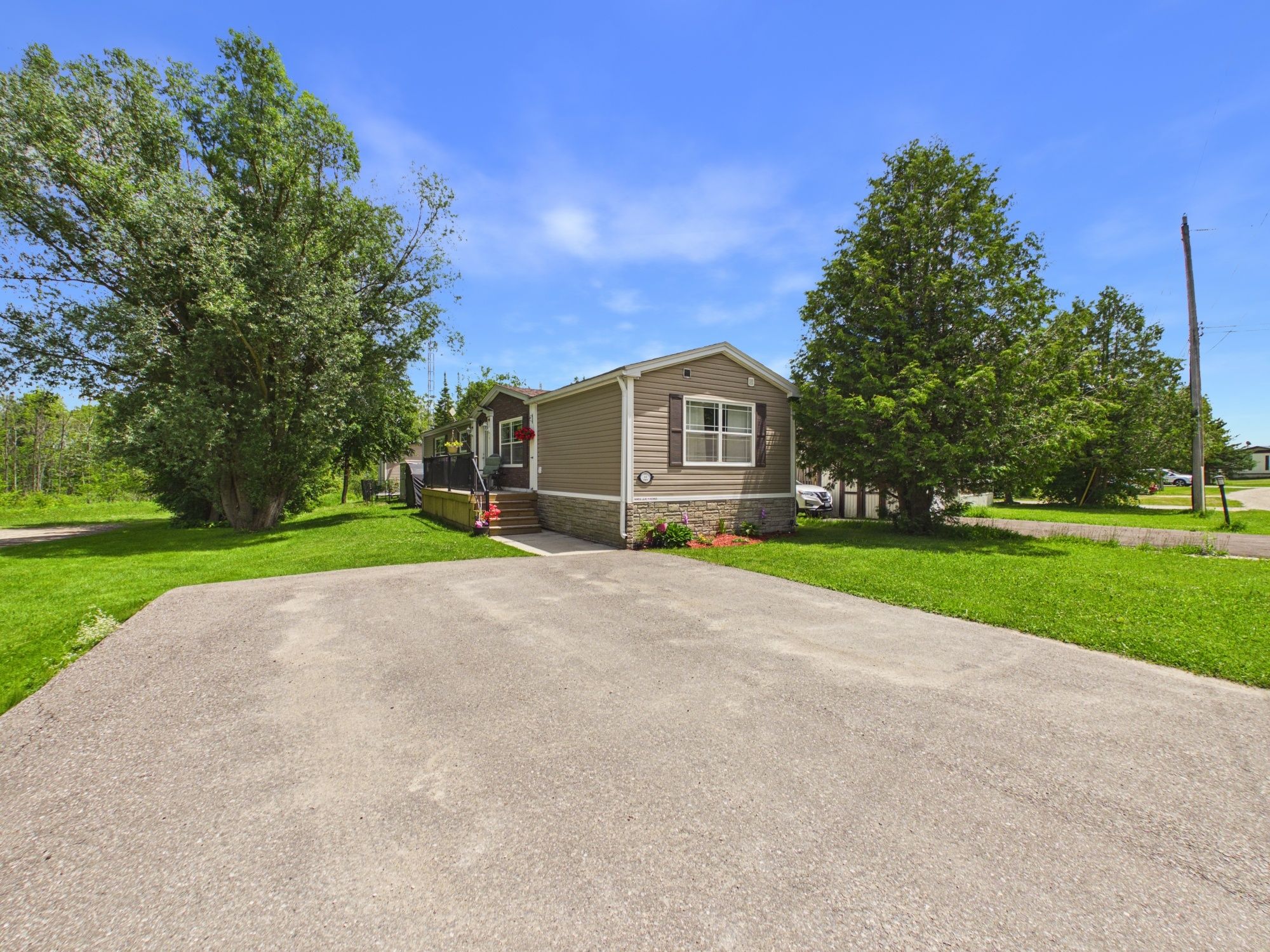 32 Maple Grove Village Road, Southgate, On N0c 1b0