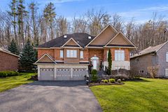 130 Dorchester Drive, Grimsby, On L3m 1a8