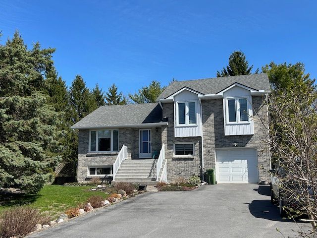 1496 Sydenham Road, Kingston, On K7l 4v4