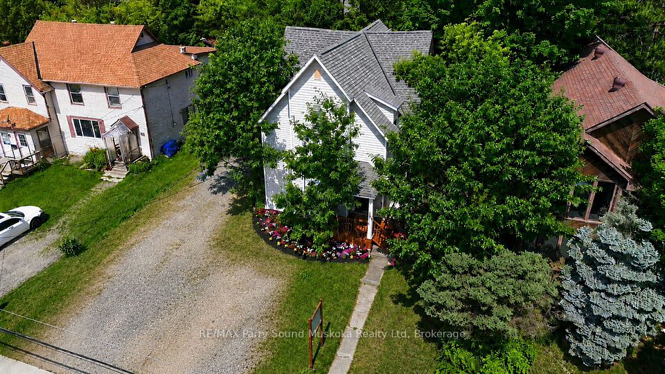 18 William Street, Parry Sound, On P2a 1v1