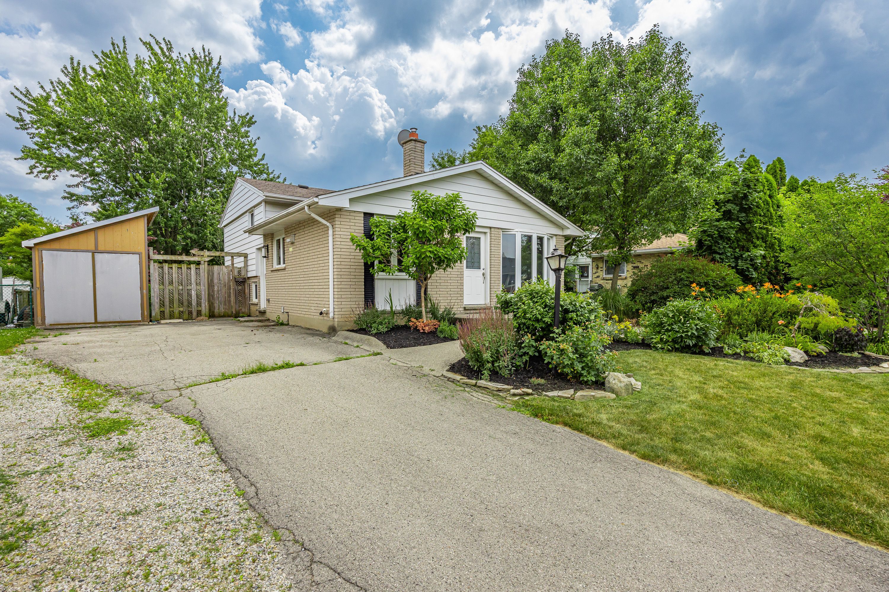 6 Heath Place, London South, On N5z 4g6