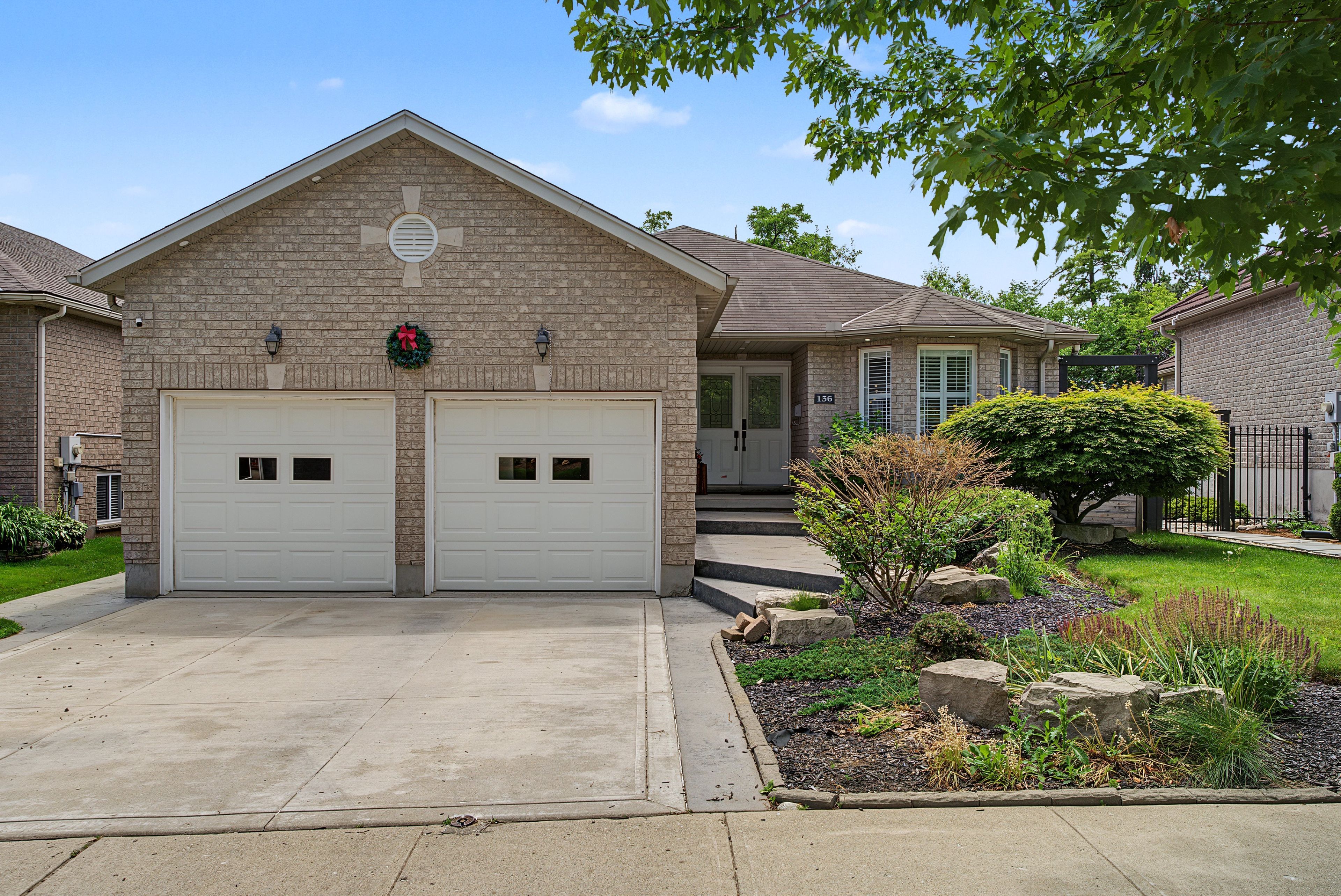 136 Johnston Avenue, Cambridge, On N3c 4p4