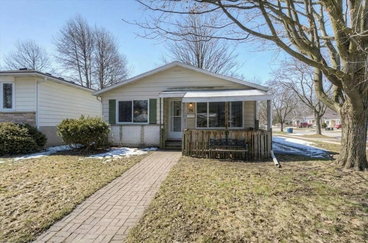 74 Helene Crescent, Waterloo, On N2l 5e5