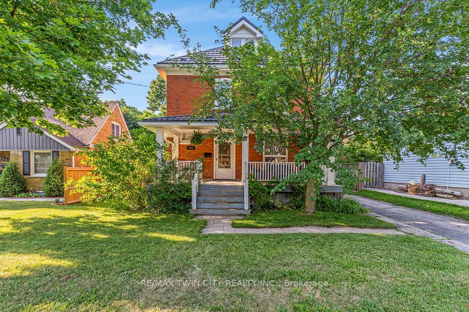 630 Lawrence Street, Cambridge, On N3h 2m9