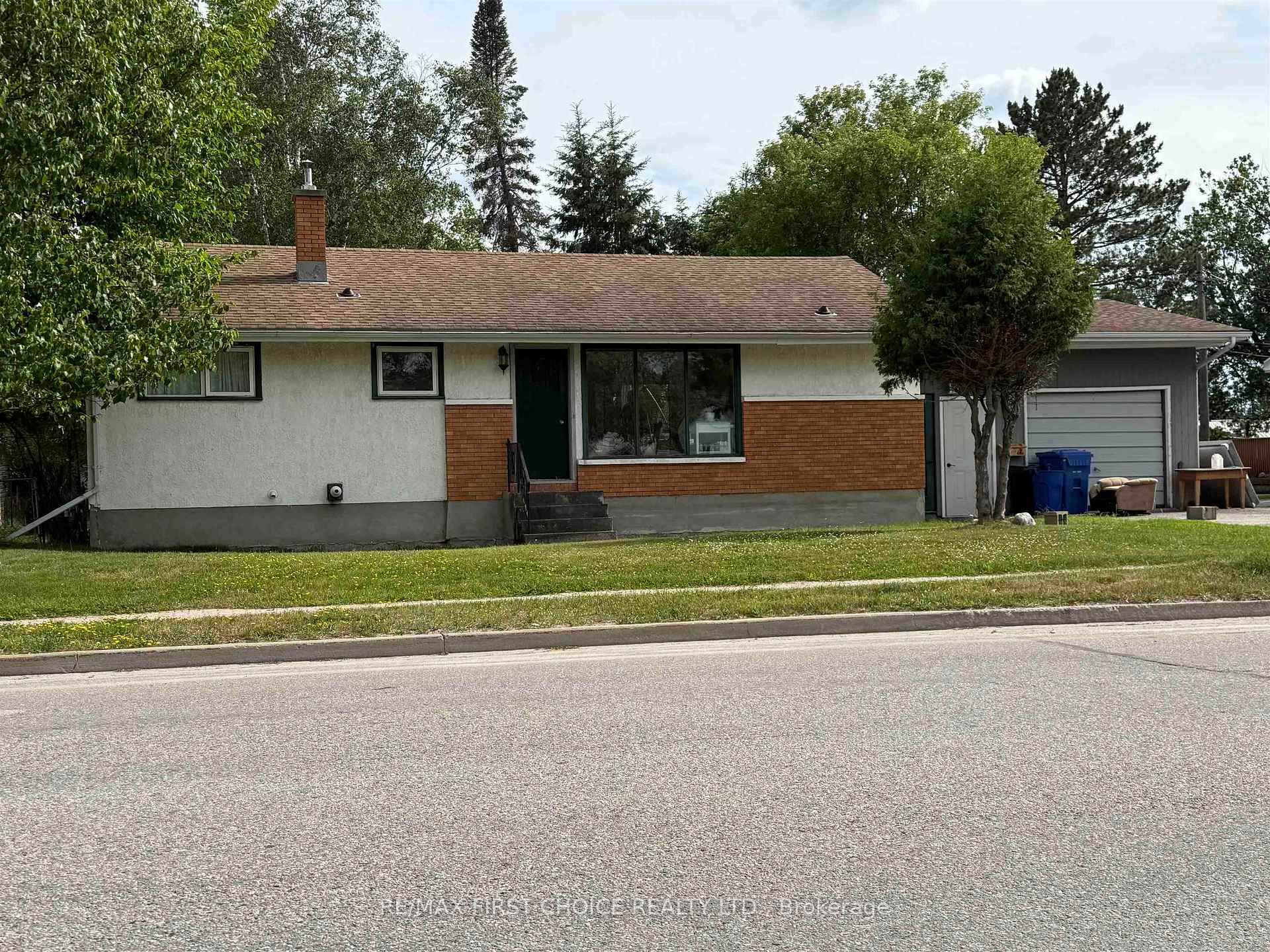 116 Parkdale Road, Dryden, On P8n 1r9