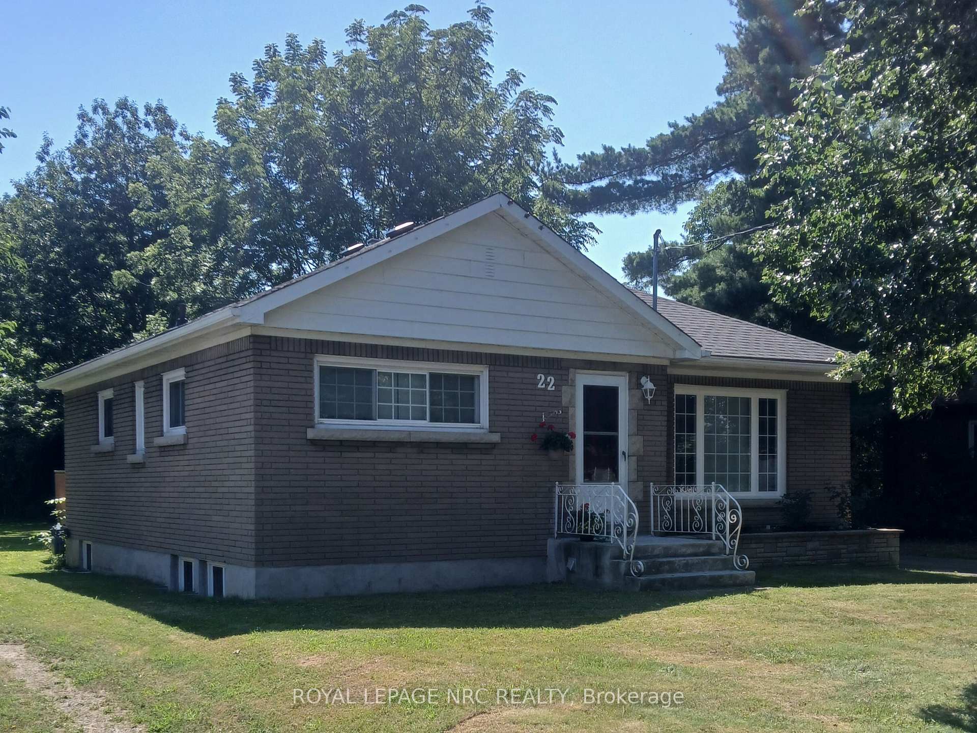 22 Dunblane Avenue, St. Catharines, On L2m 3z7