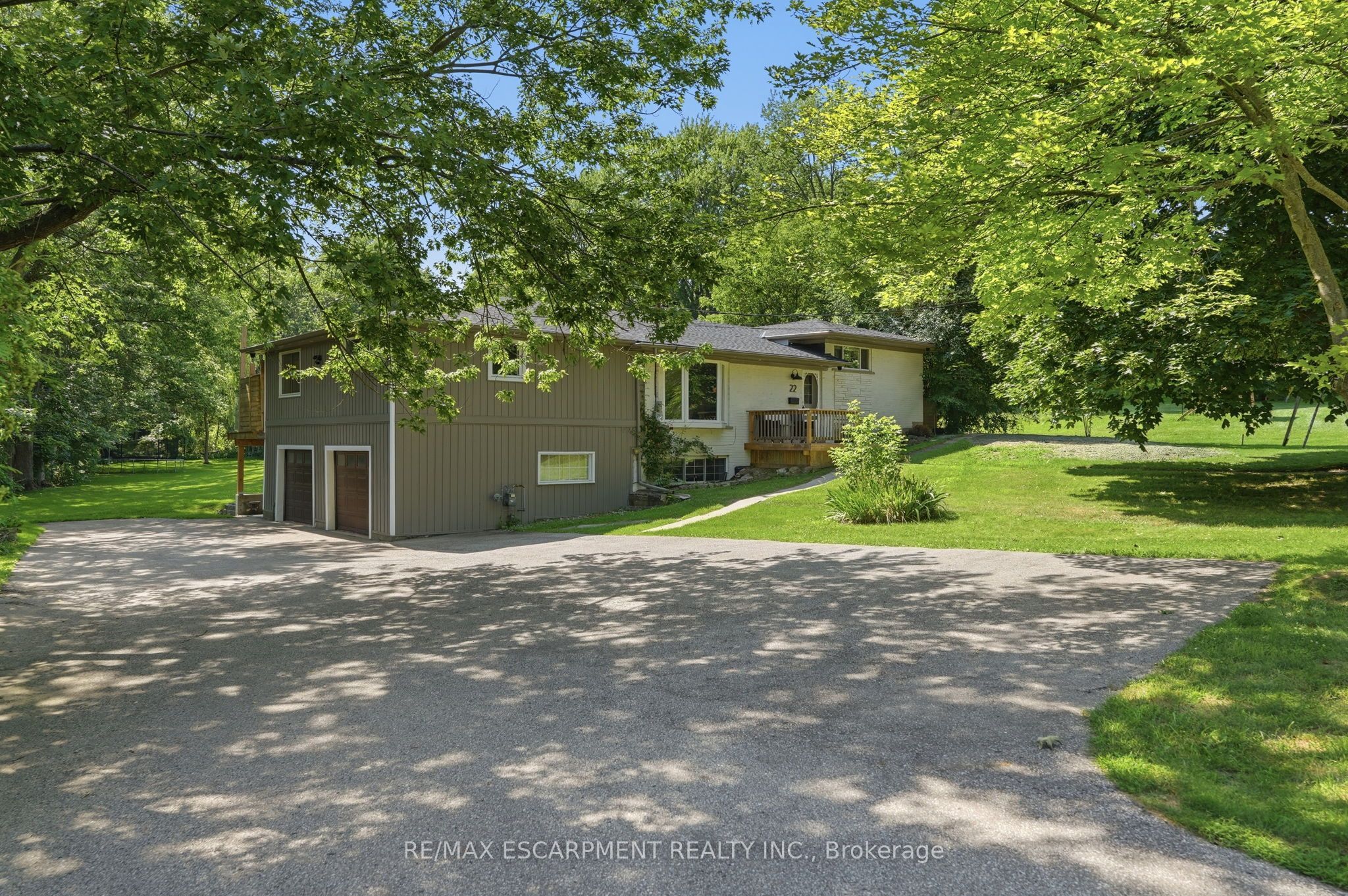 22 Rosebough Street, Hamilton, On L9h 5c5
