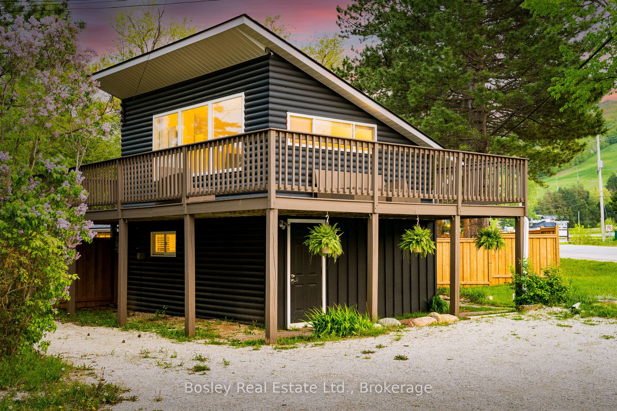 102 Helen Street, Blue Mountains, On L9y 3z2