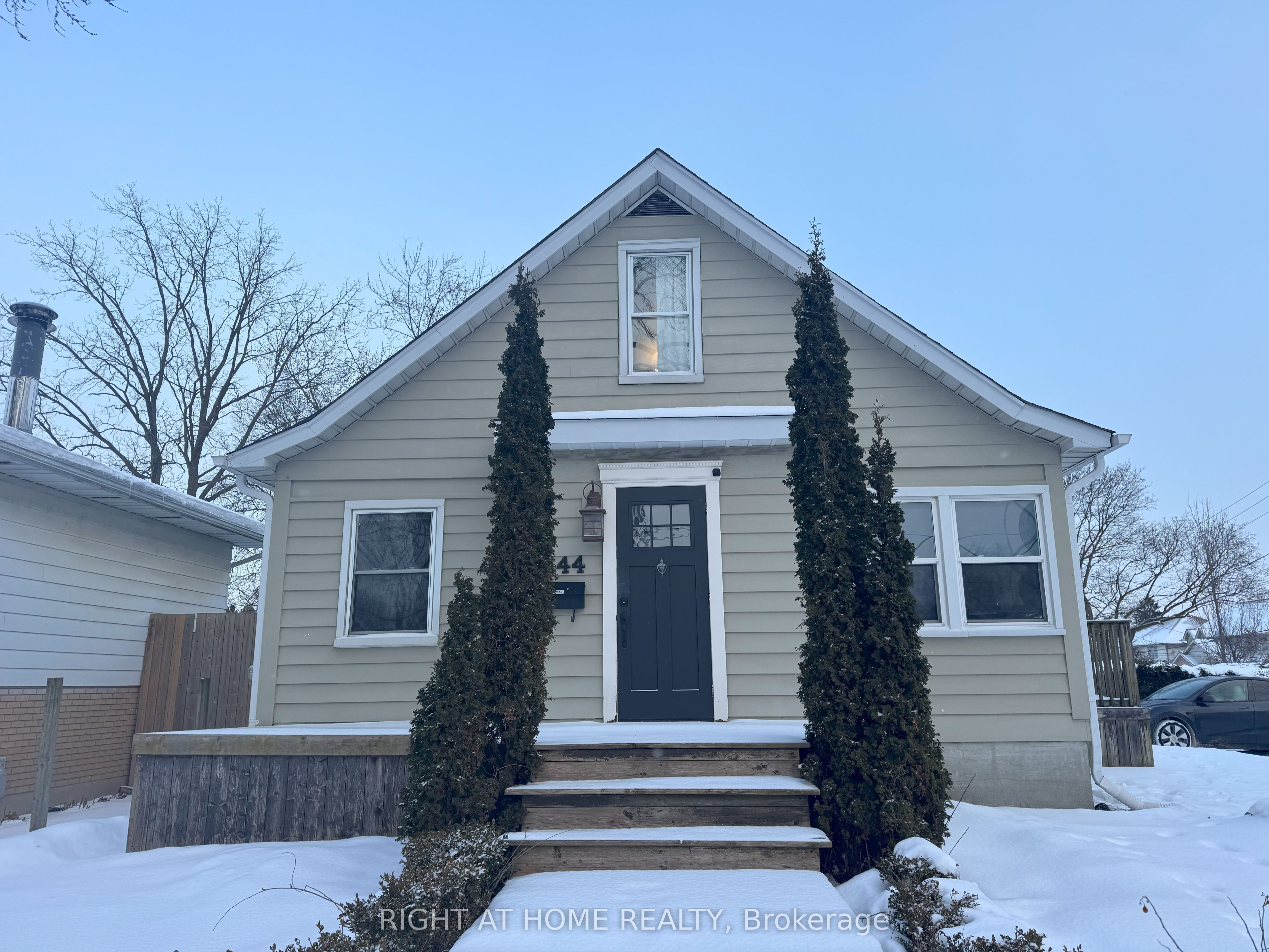 144 Baseline Road W, London South, On N6j 1v7