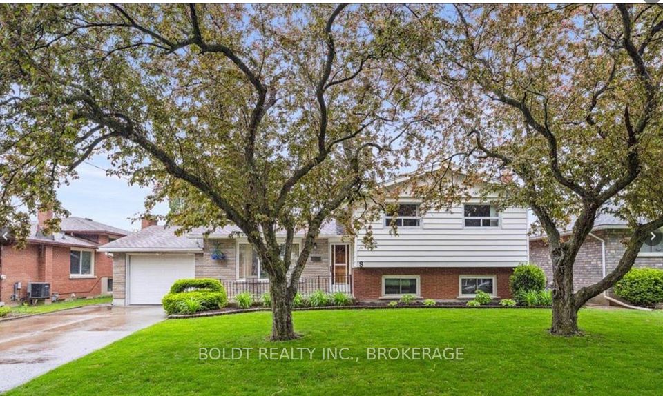 8 Pamela Drive, Thorold, On L2v 2x8