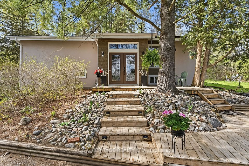 30 Stockdale Road, Quinte West, On K8v 5p6