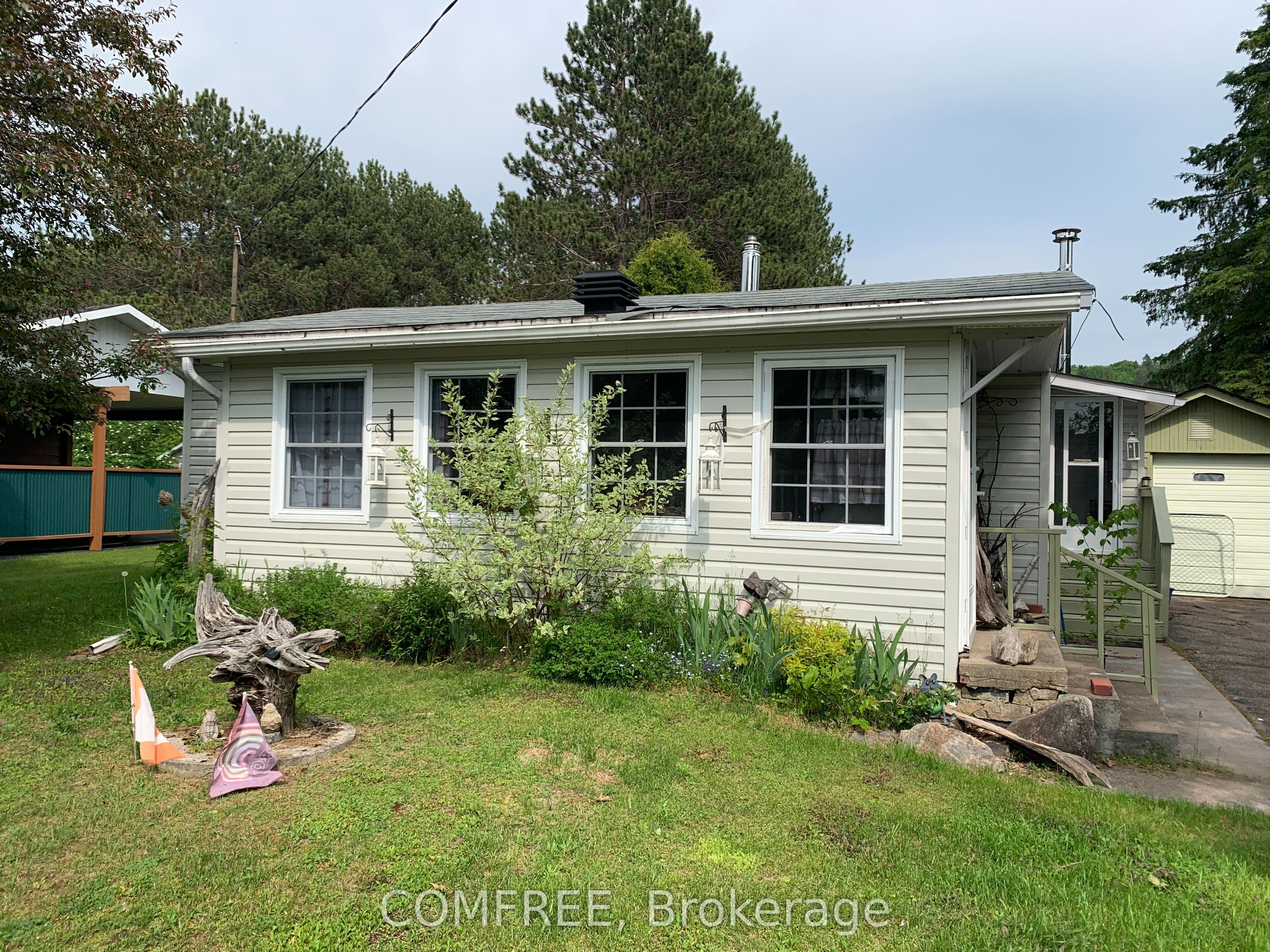 39 Lake Street, South Algonquin, On K0j 2m0