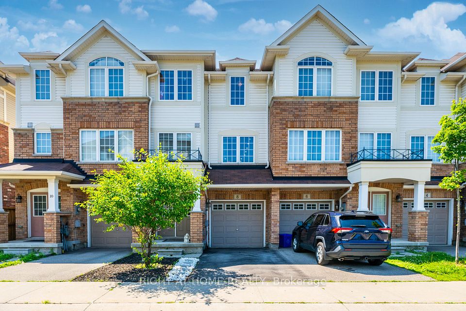 8 Kenridge Terrace, Hamilton, On L8j 0g4