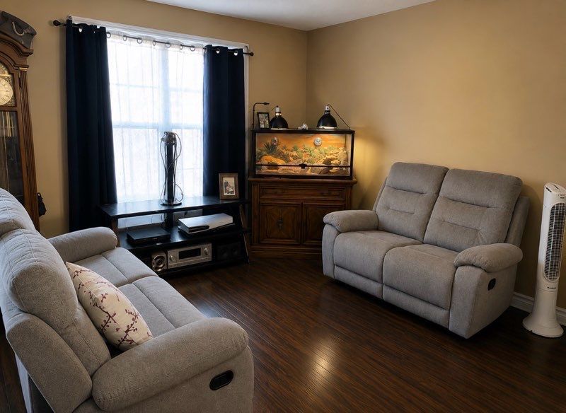1 Caroline Street C, Kawartha Lakes, On K9v 1t2