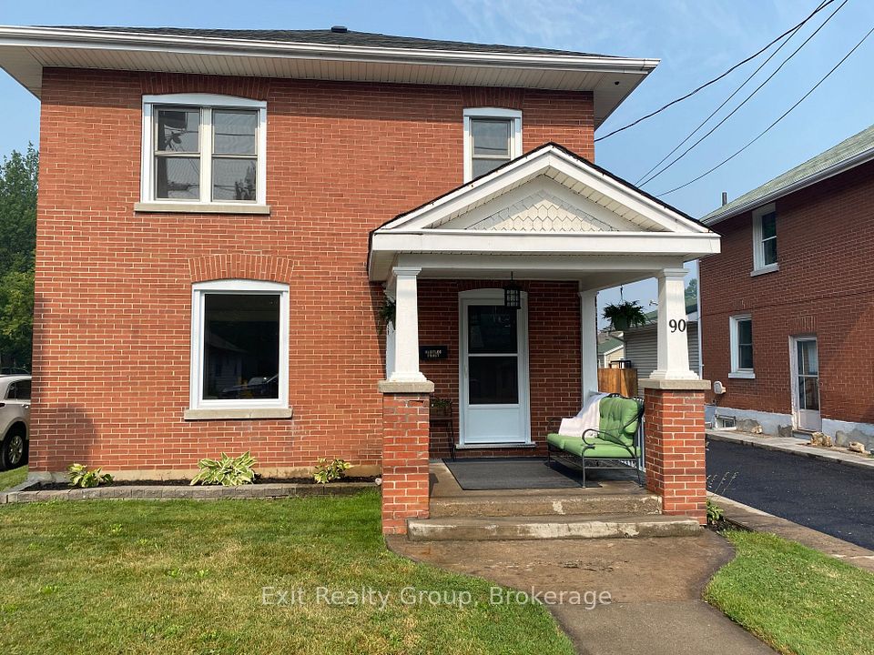 90 Byron Street, Quinte West, On K8v 2y2