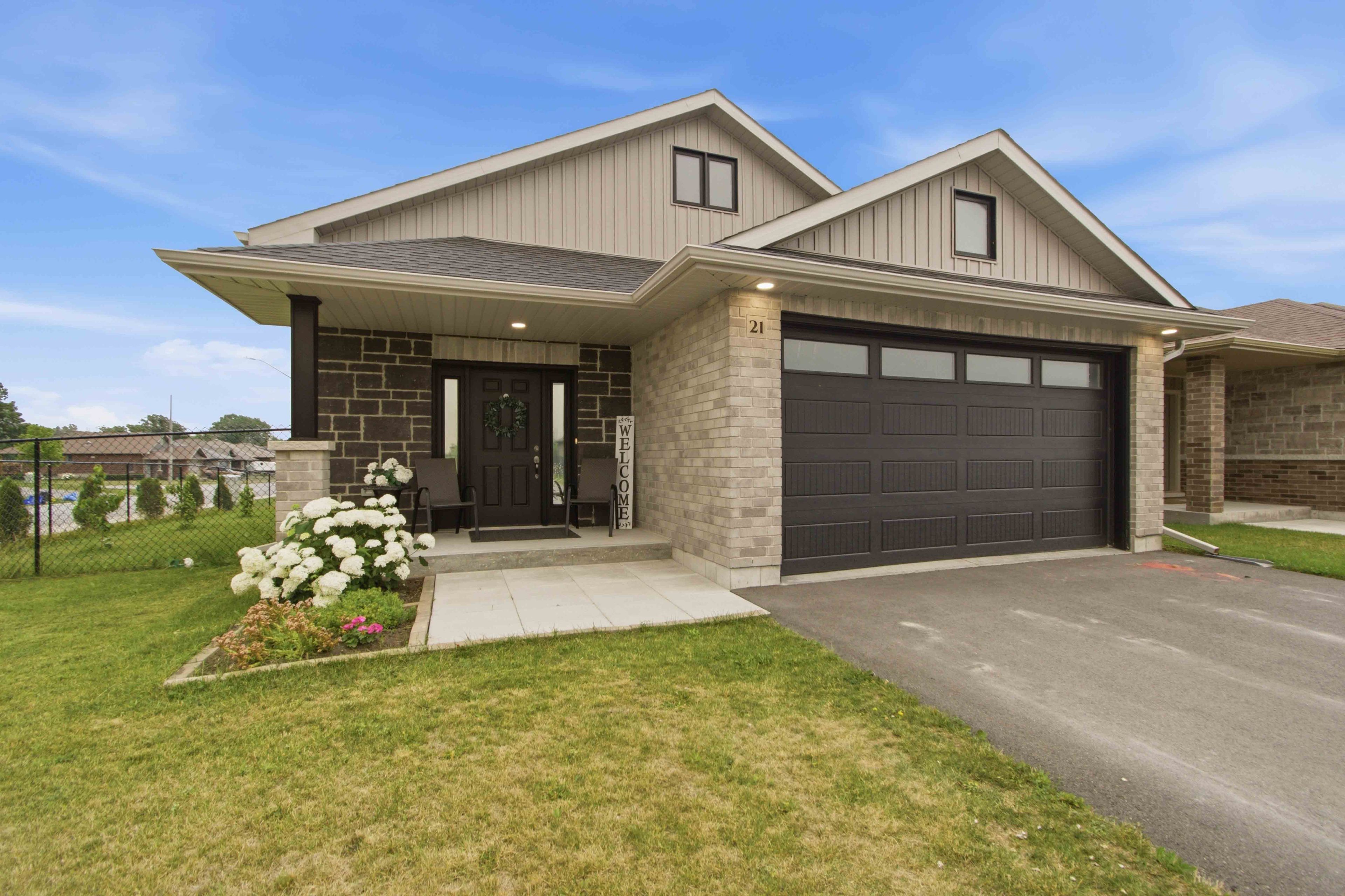 21 Cedar Park Crescent, Quinte West, On K8v 0j1