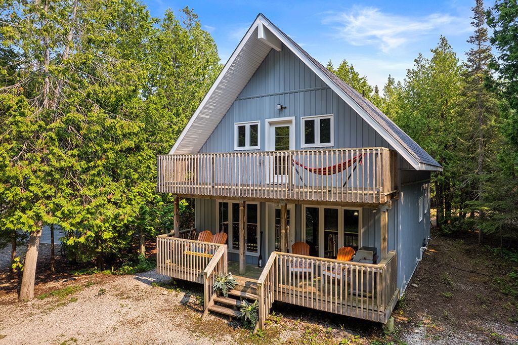 10 Dunks Bay Road, Northern Bruce Peninsula, On N0h 2r0