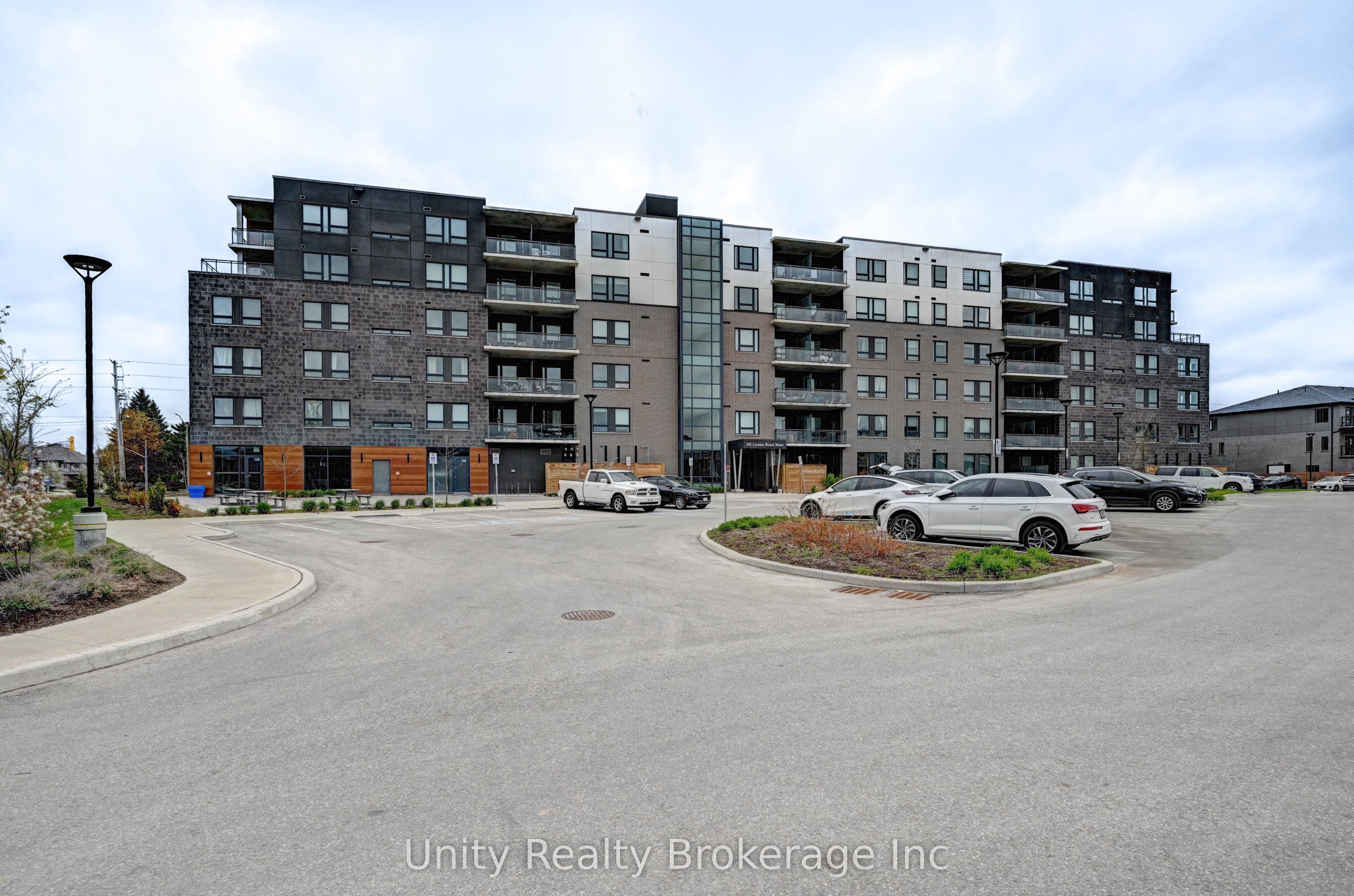 26 Lowes Road W 108, Guelph, On N1g 0h4