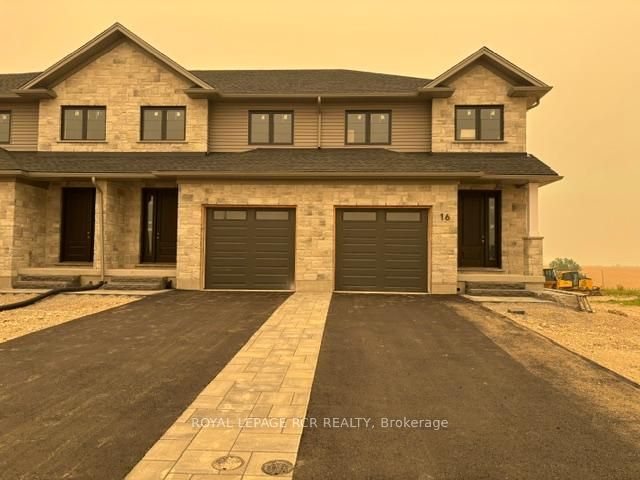16 Reid Hill Drive, Mapleton, On N0g 1p0