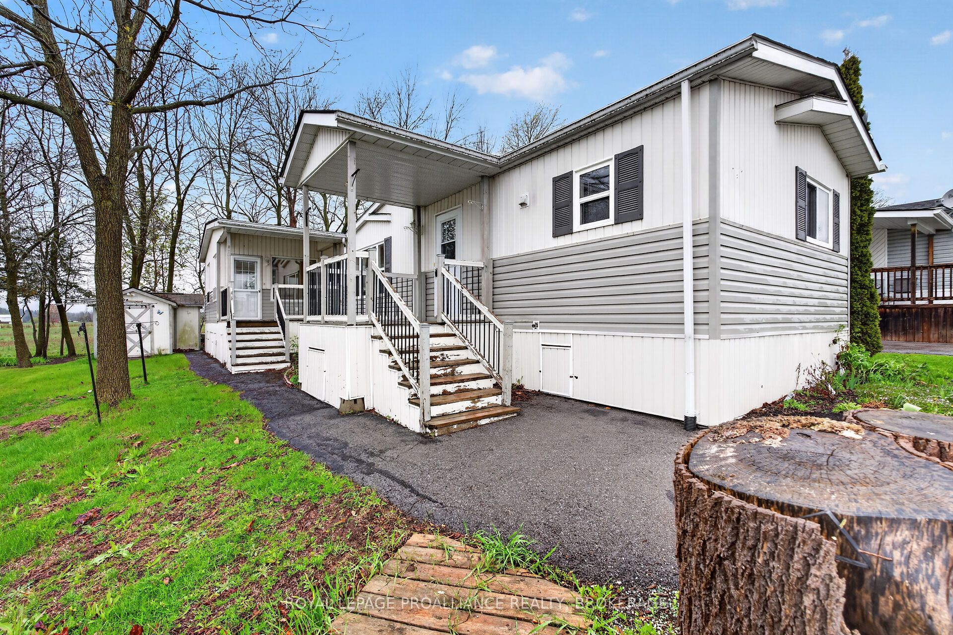 1 Elm Street, Greater Napanee, On K7r 0e9