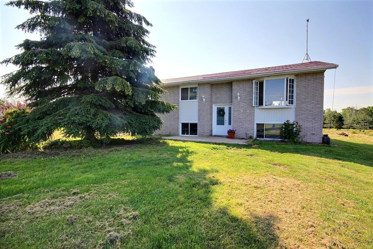 1065 County Rd 19, Prince Edward County, On K0k 1t0