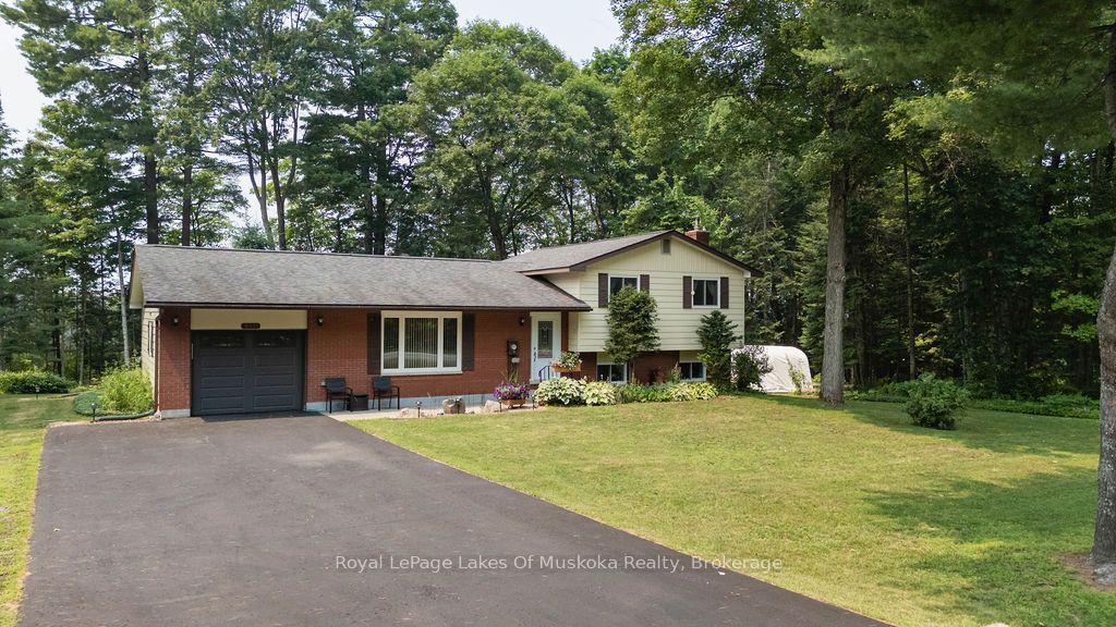 950 Muskoka #3 Road N, Huntsville, On P1h 1e2