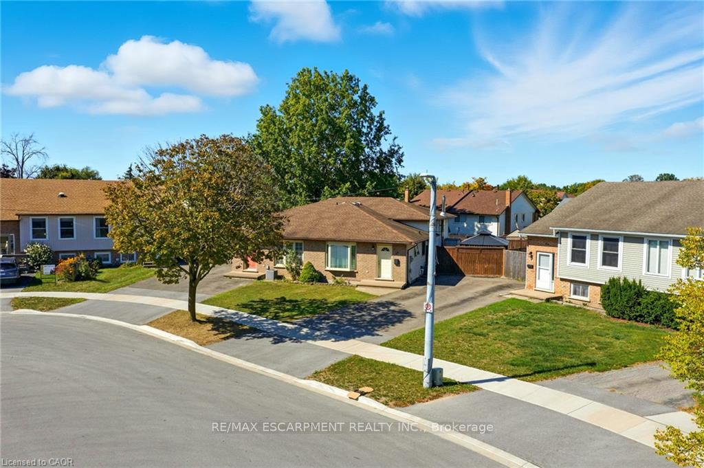 30 Rainbow Court, Welland, On L3c 6r4