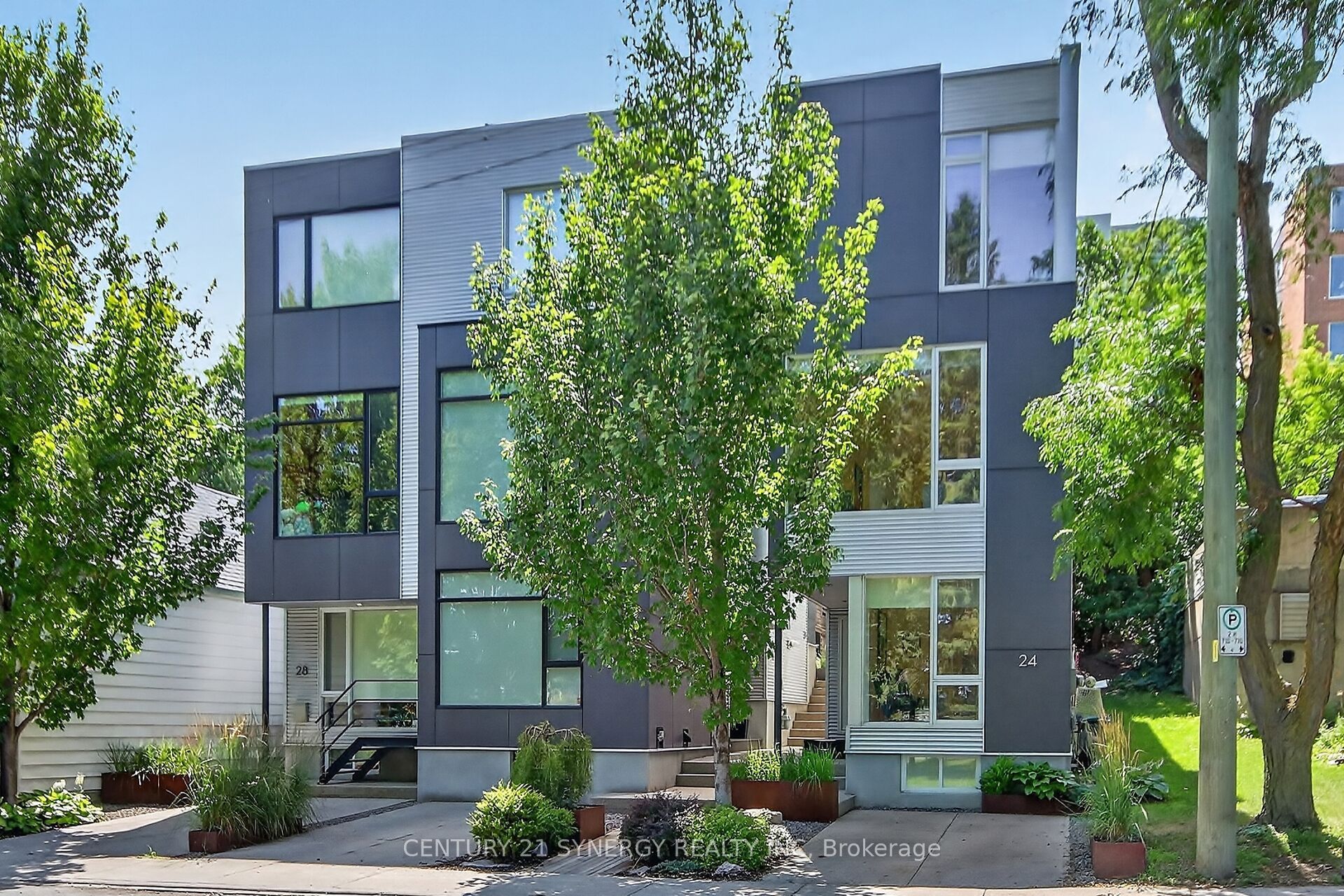 24 Stonehurst Avenue, West Centre Town, On K1y 1r4