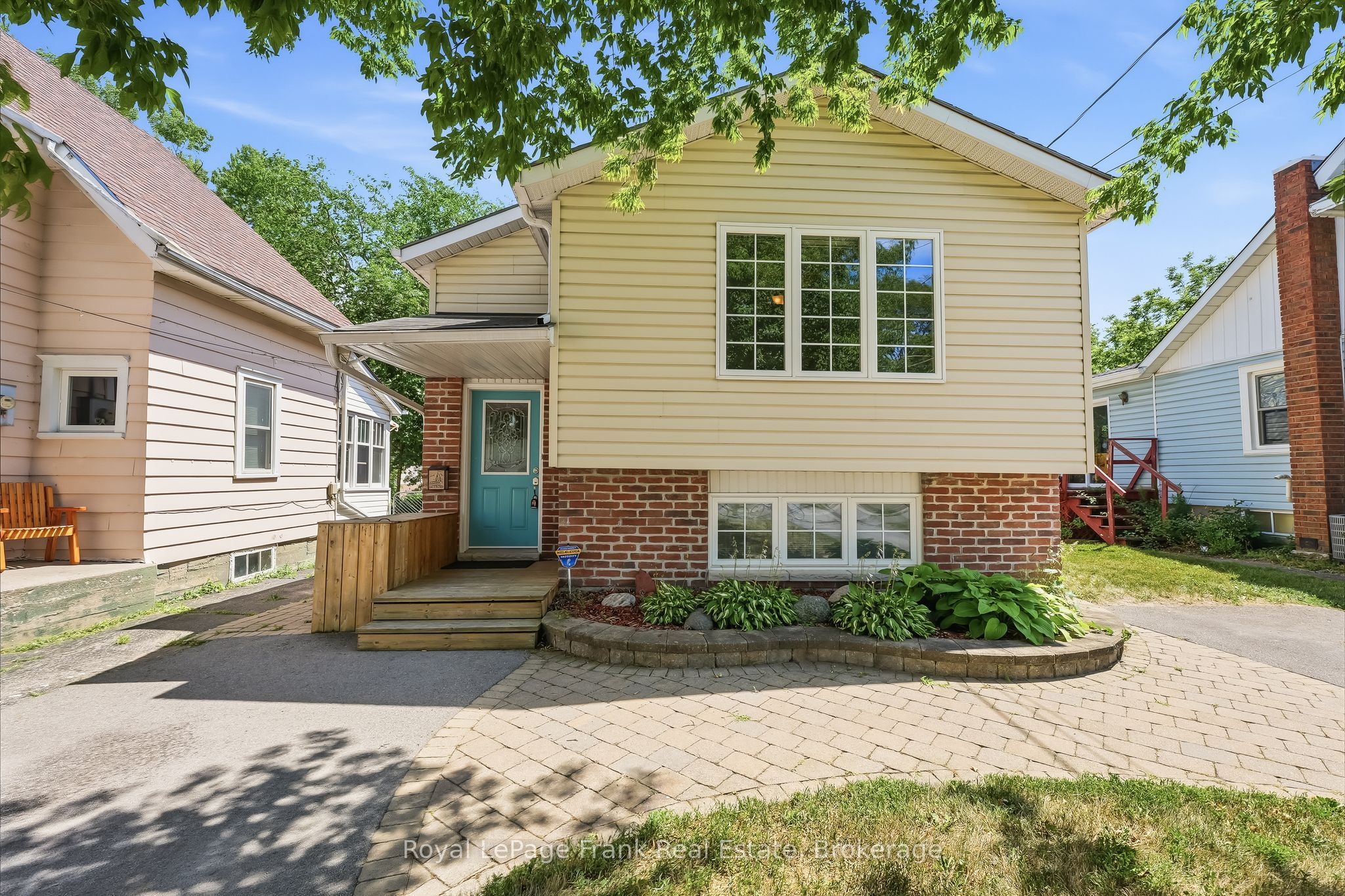 25 Barbara Street, Quinte West, On K8v 1z6
