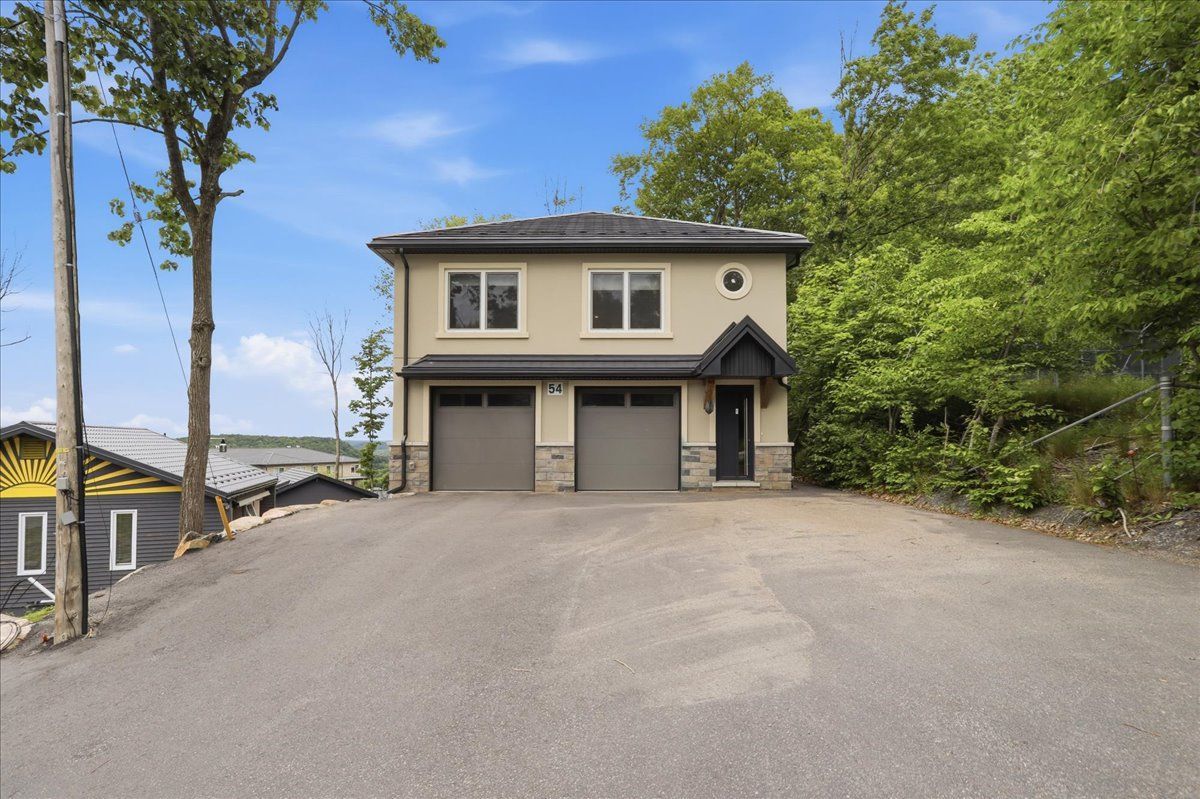 54 Florence Street W 1, Huntsville, On P1h 1v5