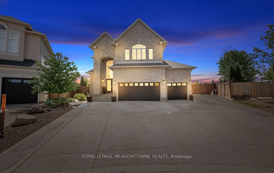 4 Playfair Court, Hamilton, On L9k 1r6
