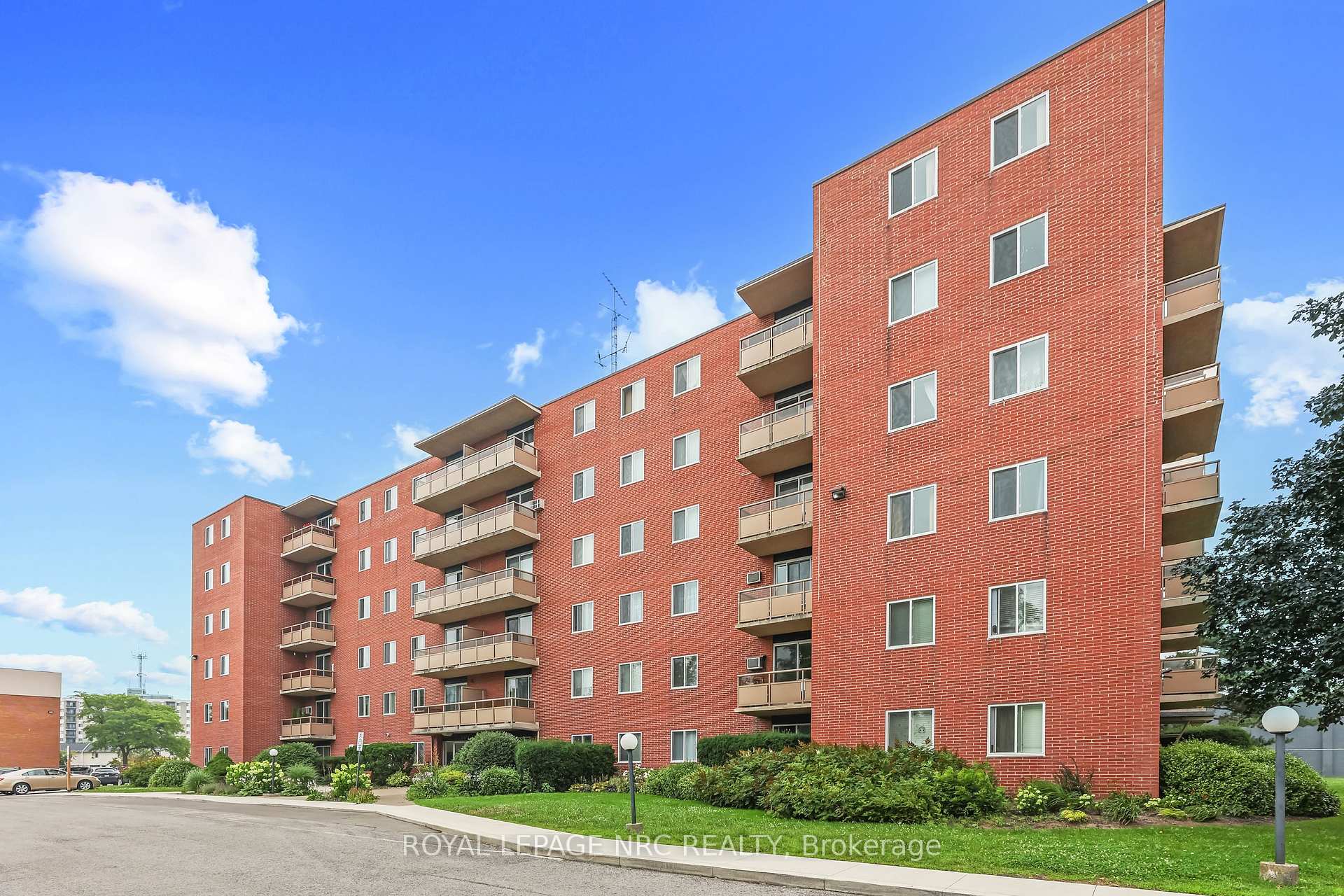 264 Grantham Avenue N 208, St. Catharines, On L2p 3h1