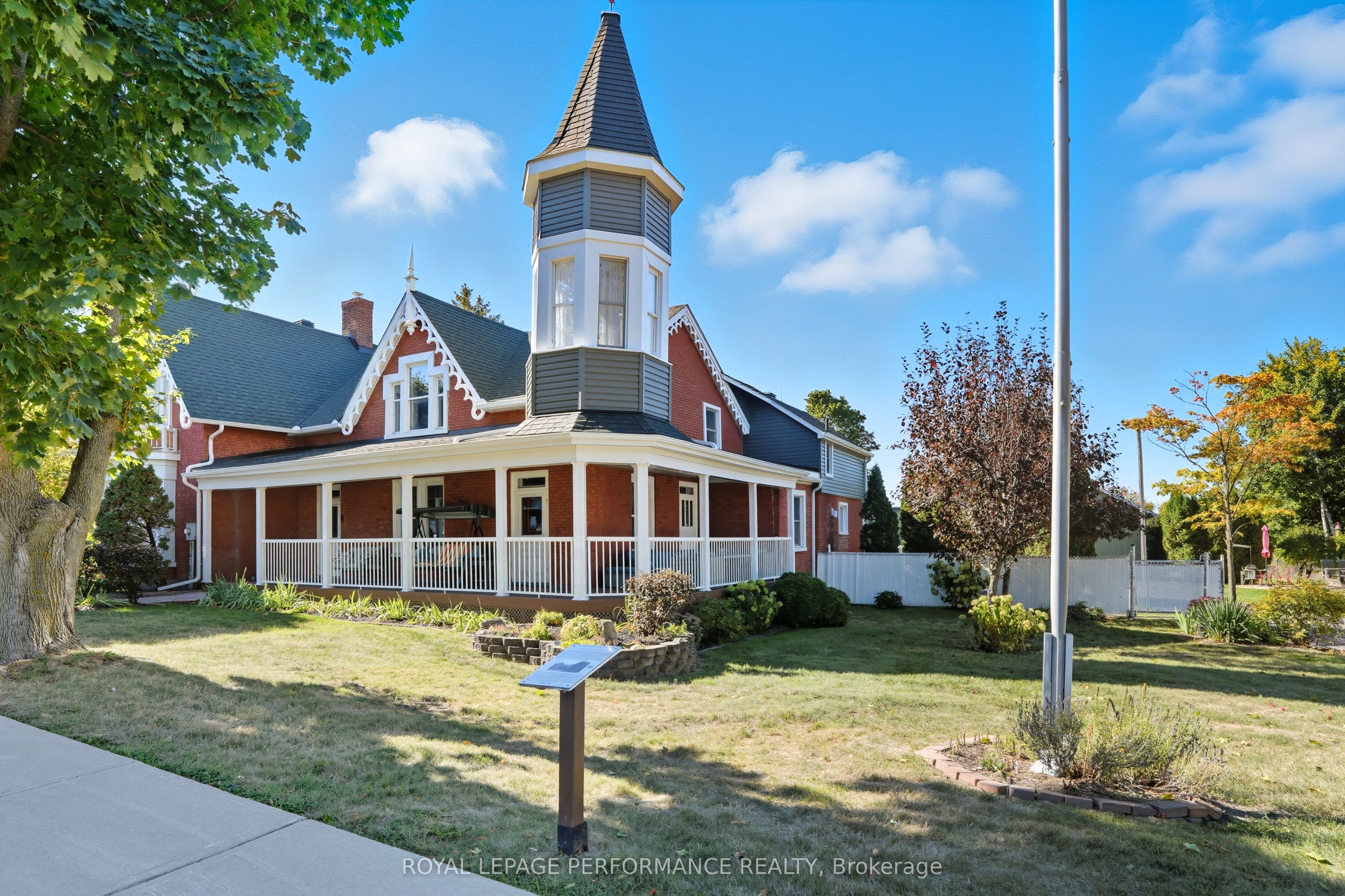 8 John Street, Champlain, On K0b 1k0