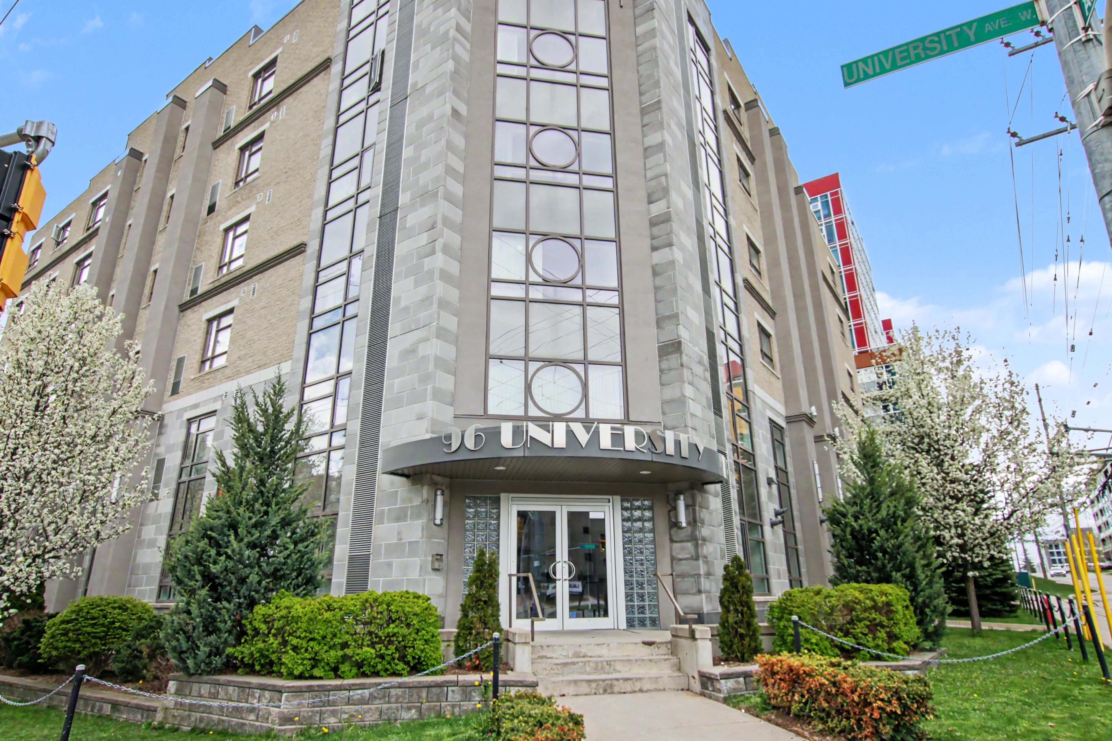 96 University Avenue W, Waterloo, On N2l 3c9